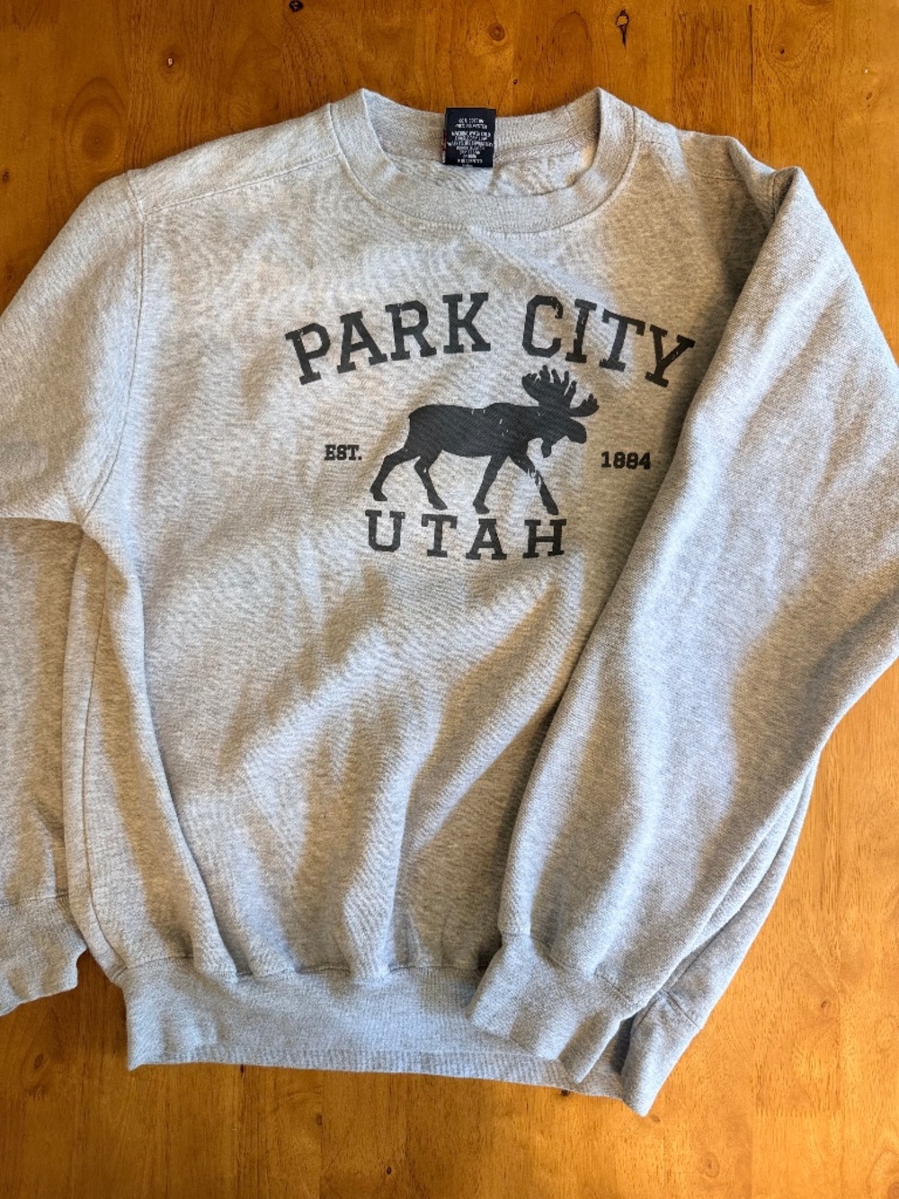 High Camp Outfitters Park City Utah Moose Graphic Sweatshirt Gray Medium 673
